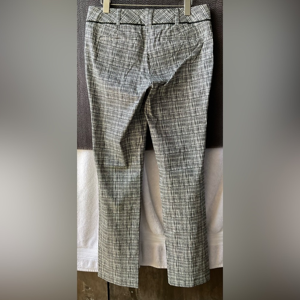 New York & Company Black and White Textured Cropped Pants - Picture 8 of 11